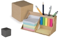 Set da scrivania in carta.